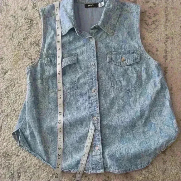 BDG Urban Outfitters Women's Denim Paisley Button Down Boho Vest S - Picture 13 of 13